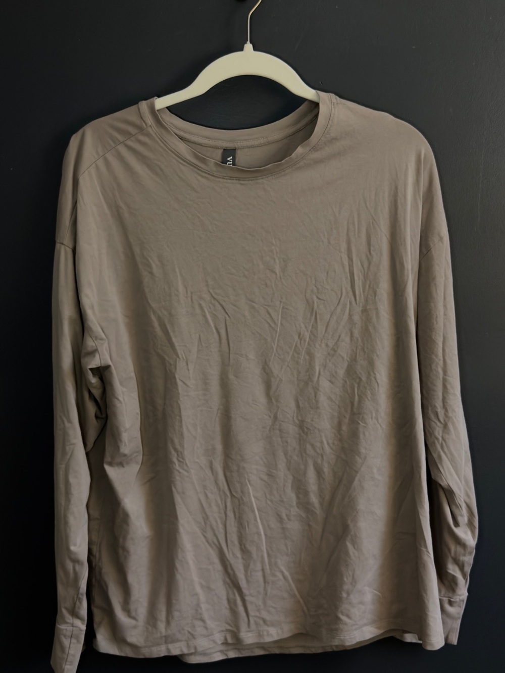 Vuori Women's Long Sleeve Crew Tee - Taupe